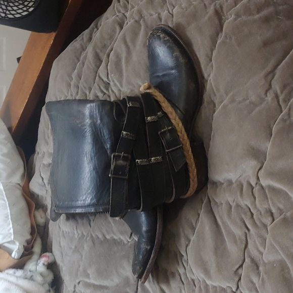 FREE PEOPLE BOOTS...Sz 7 Gorgeous - Picture 2 of 7